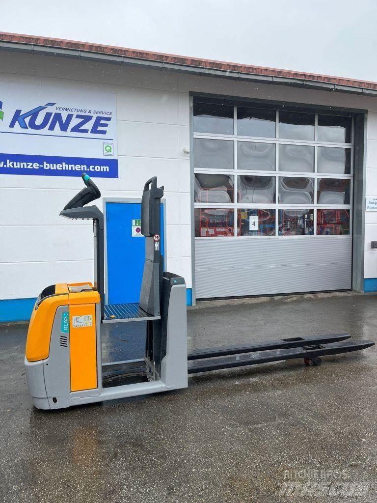 Jungheinrich ECE225 Strednezdvižný vozík