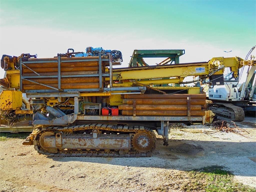 Atlas Copco Mustang 13-F3 Povrchové vrtné súpravy