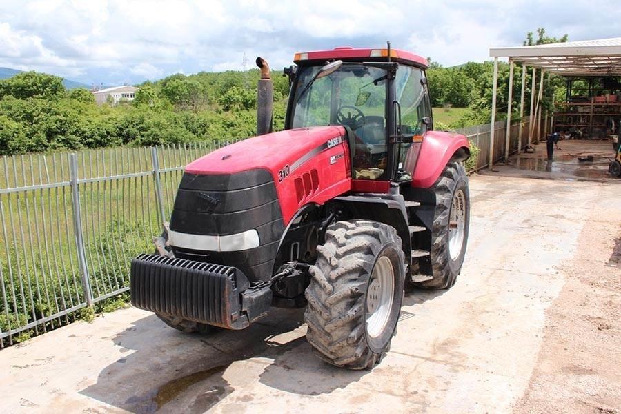 CASE Magnum 310 Traktory