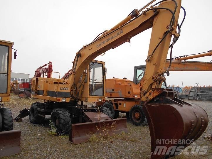 CAT 212B FT Kolesové rýpadlá