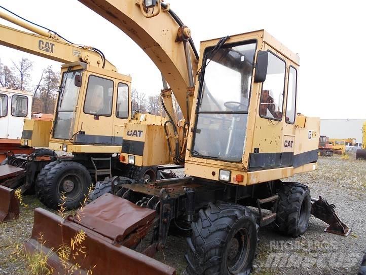 CAT 212B FT Kolesové rýpadlá