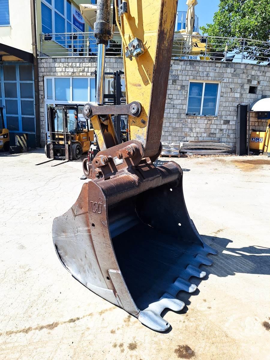 CAT 323D Pásové rýpadlá