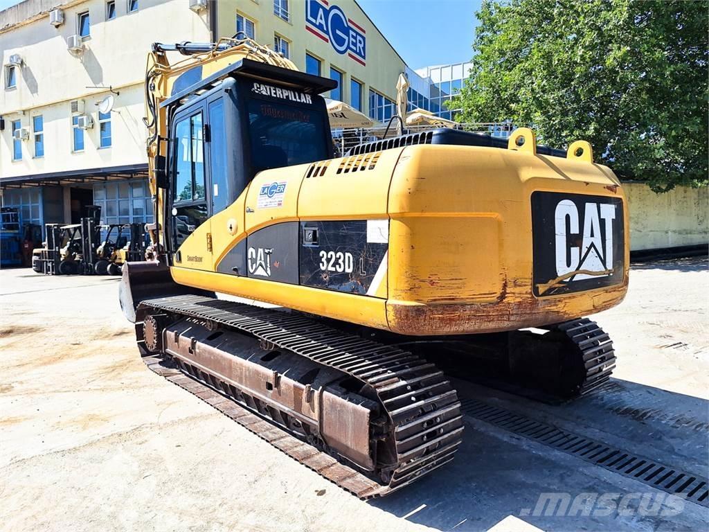 CAT 323D Pásové rýpadlá