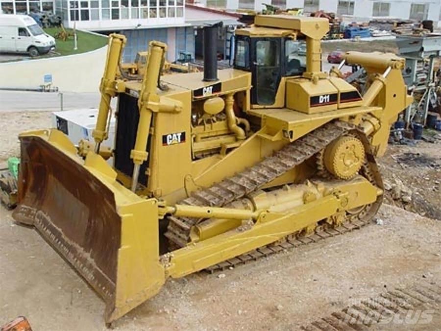 CAT D10 Pásové dozéry