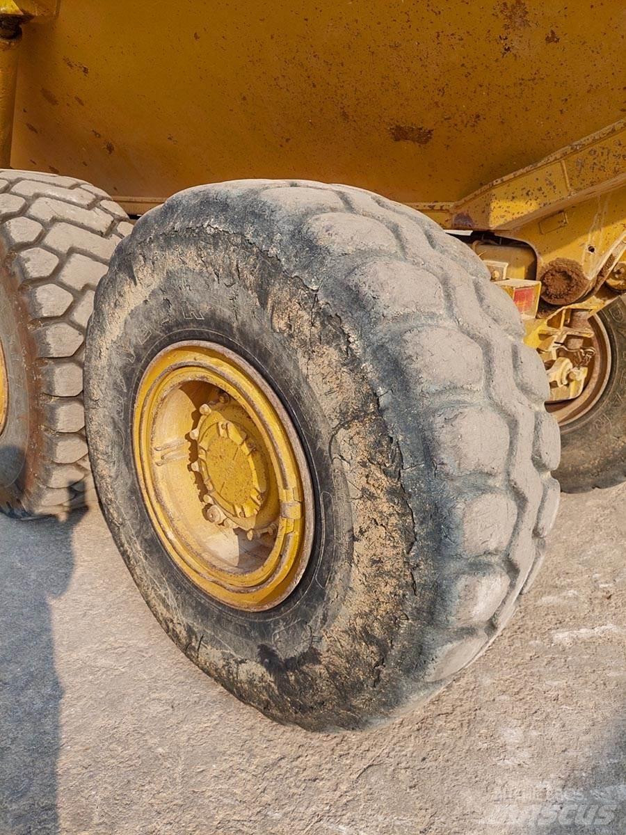 CAT D250E Kĺbové nákladné autá