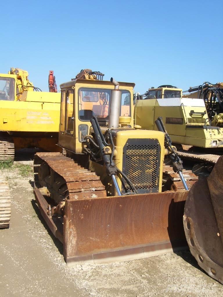 CAT D4 Pásové dozéry
