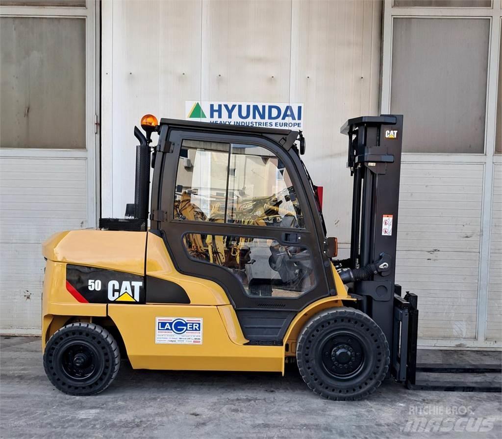 CAT DP50N Dieselové vozíky