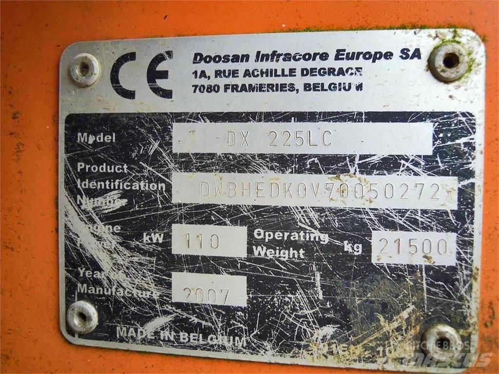 Doosan DX225LC Pásové rýpadlá
