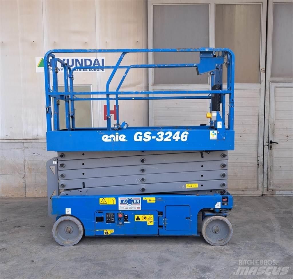 Genie GS3246 Kĺbové plošiny