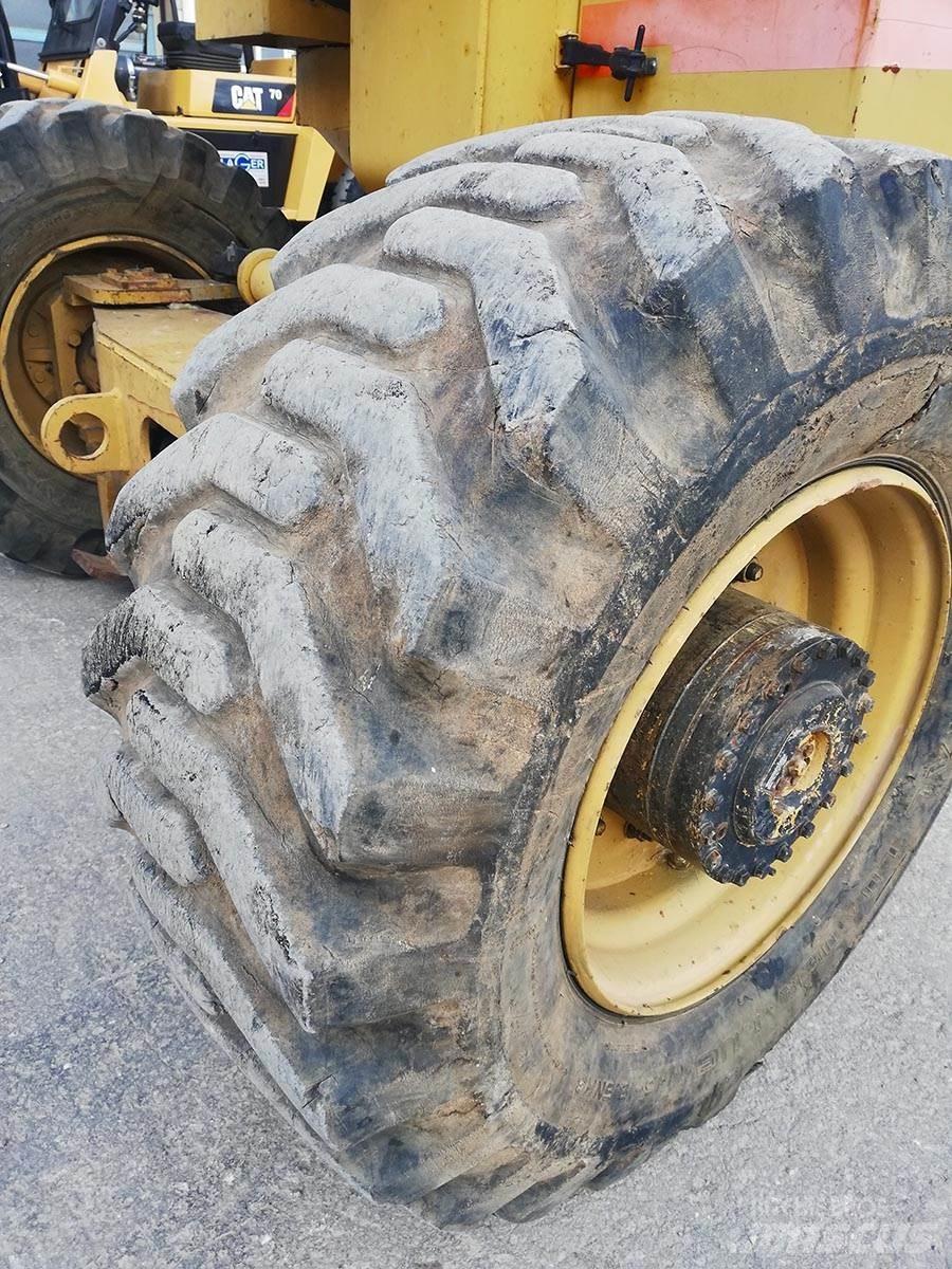 Grove AMZ 66 XT Kĺbové plošiny
