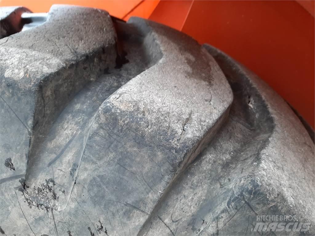 Hitachi ZW220 Kolesové nakladače