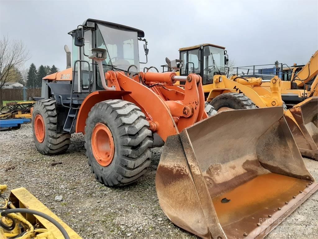 Hitachi ZW220 Kolesové nakladače