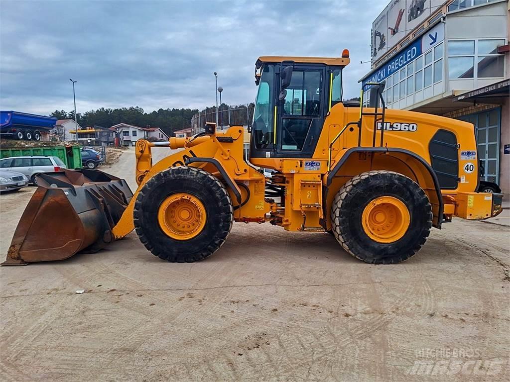 Hyundai HL960 Kolesové nakladače