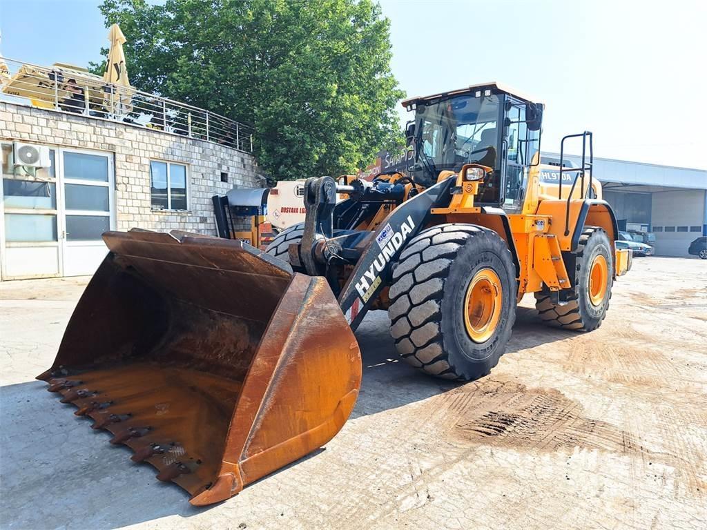 Hyundai HL970A Kolesové nakladače
