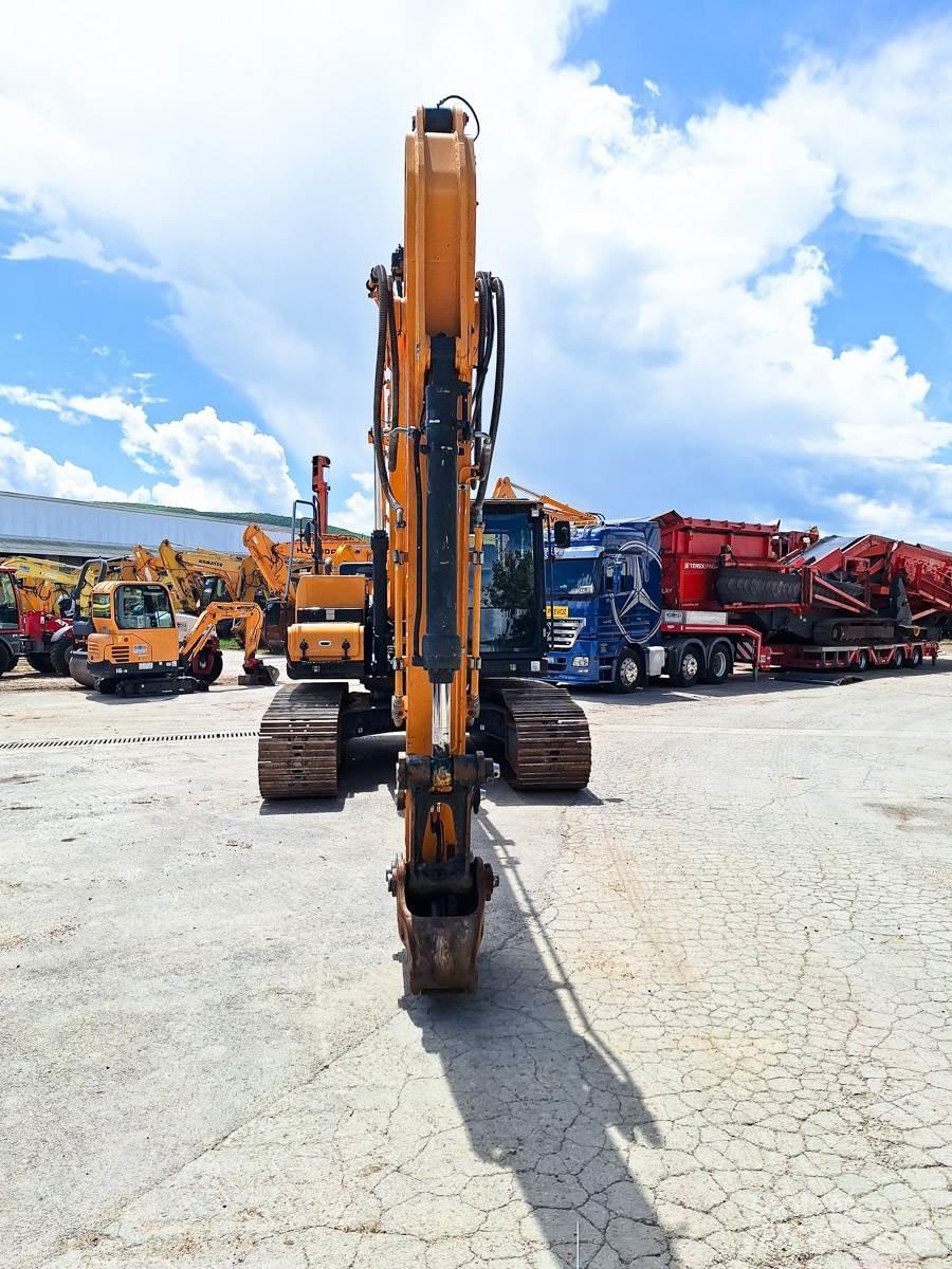 Hyundai HX220L Pásové rýpadlá