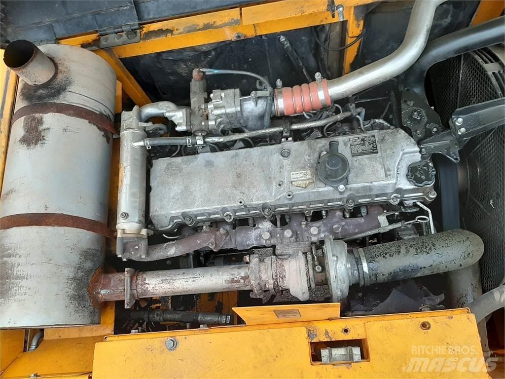 JCB JS330NL Pásové rýpadlá