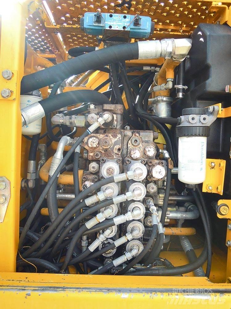 JCB JZ255NC Pásové rýpadlá