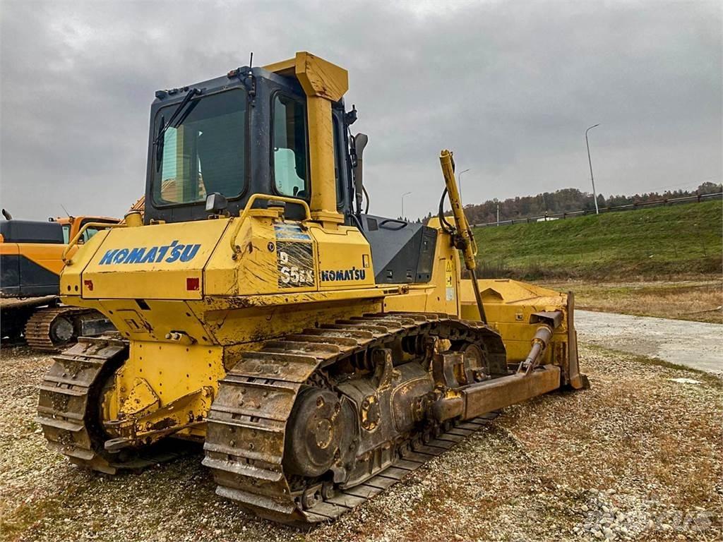 Komatsu D65EX Pásové dozéry