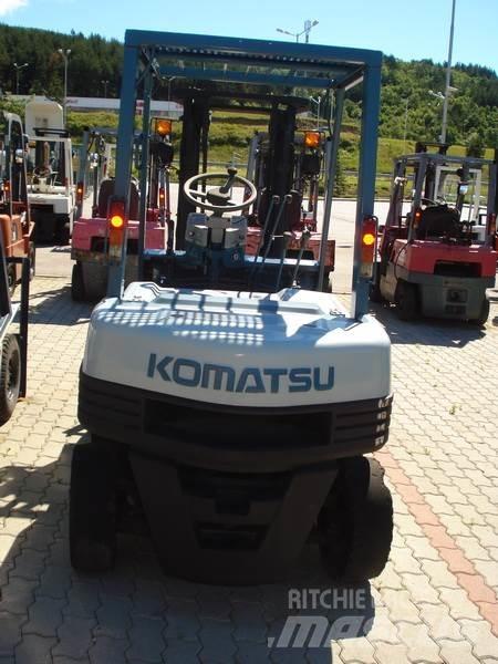 Komatsu FG20-11 Iné