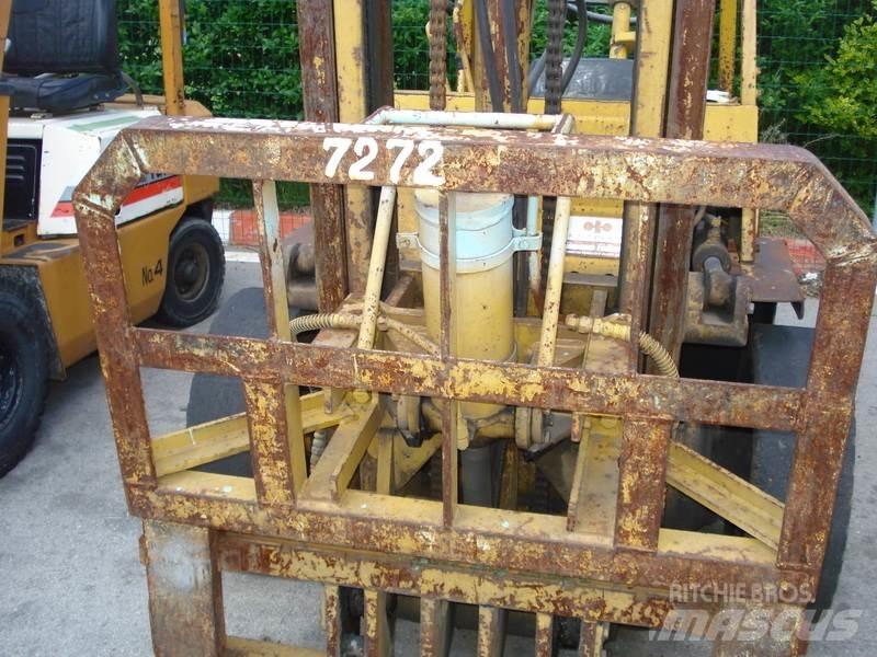 Komatsu FG25-7 Iné