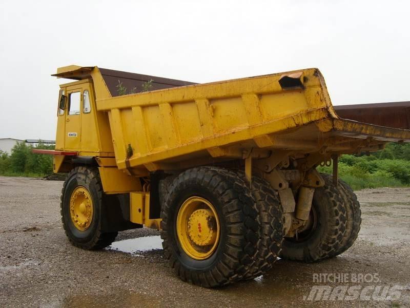 Komatsu HD325-5 Stavebné sklápače