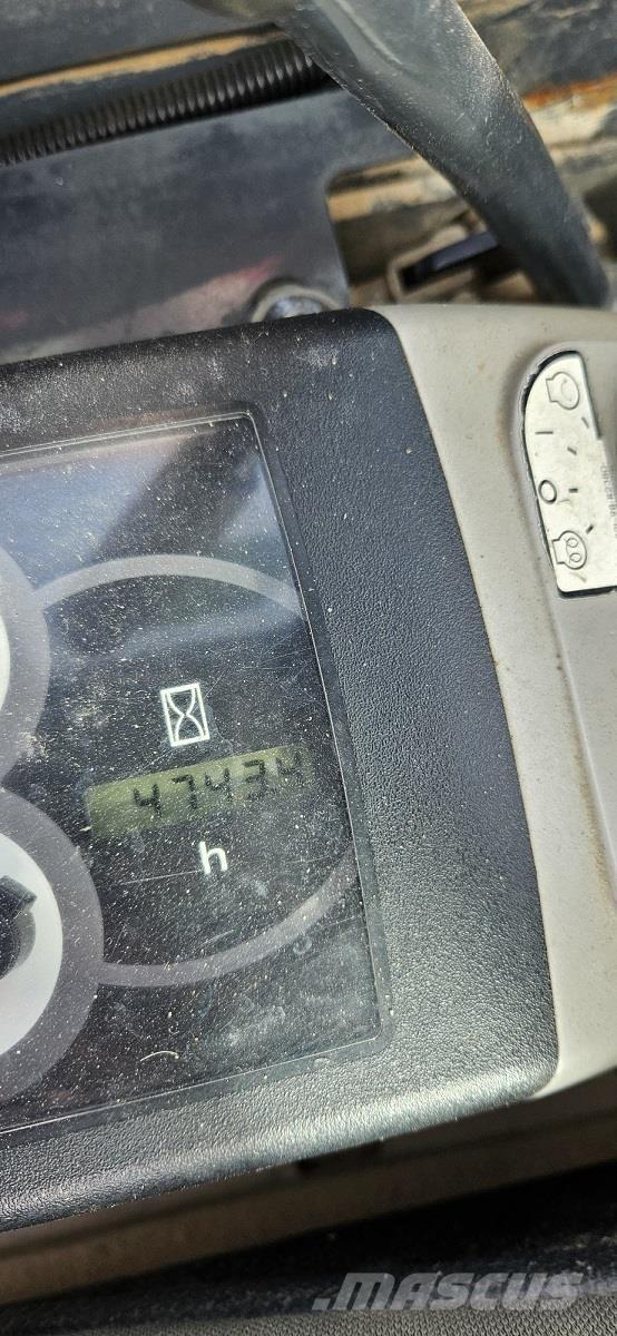 Komatsu PC26MR-3 Mini rýpadlá < 7t