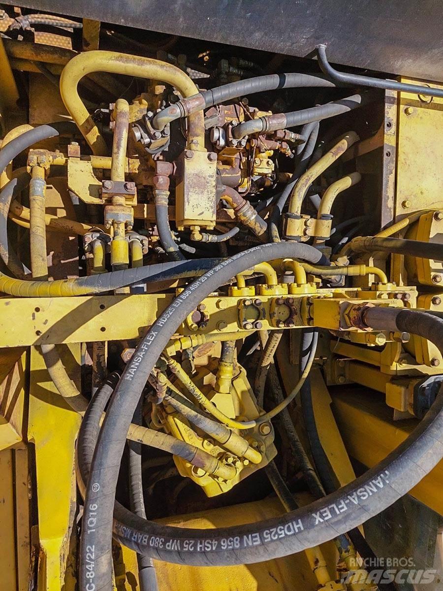 Komatsu PC400LC Pásové rýpadlá