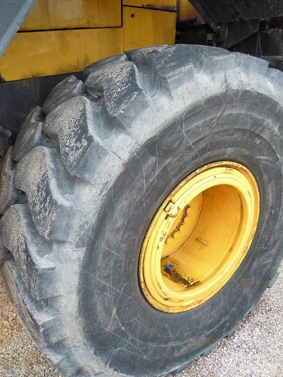 Komatsu WA430- 6E0 Kolesové nakladače
