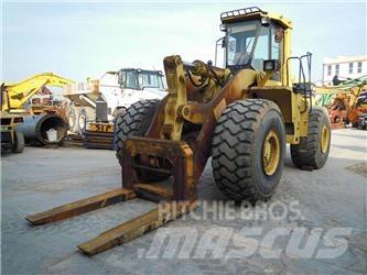 Komatsu WA500-1 Kolesové nakladače