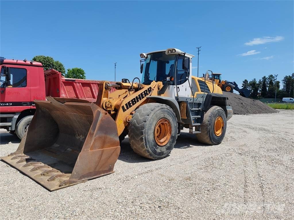 Liebherr L566 Kolesové nakladače