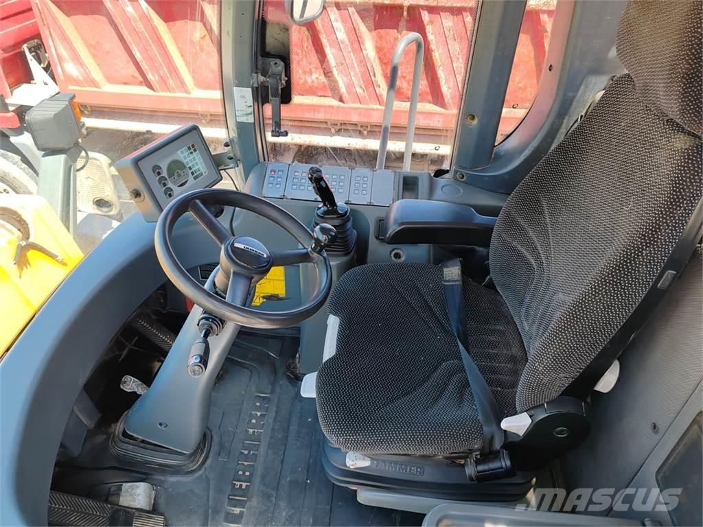 Liebherr L566 Kolesové nakladače