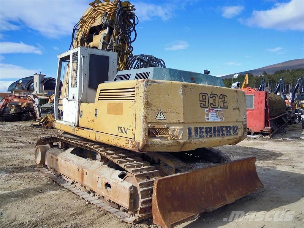 Liebherr R932 T Pásové rýpadlá