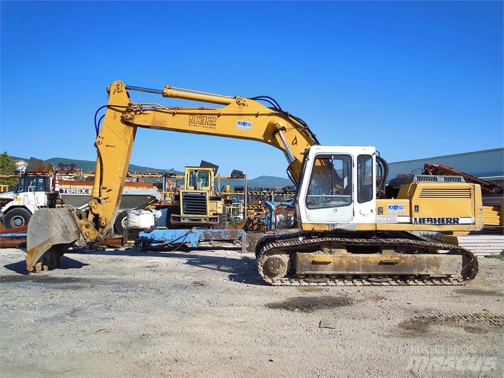 Liebherr R932HDSL Pásové rýpadlá