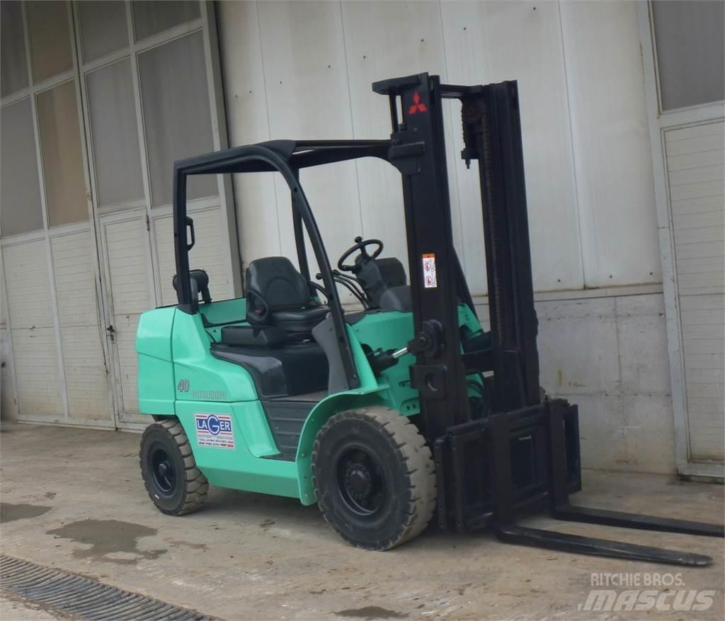 Mitsubishi FD40N Dieselové vozíky