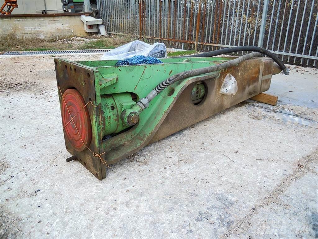 Montabert W1800 Hydraulické baranidlá na zatĺkanie pilotov