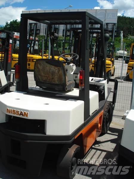 Nissan NH02M20 Iné
