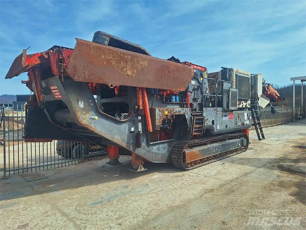 Sandvik QI 240 Mobilné drviče
