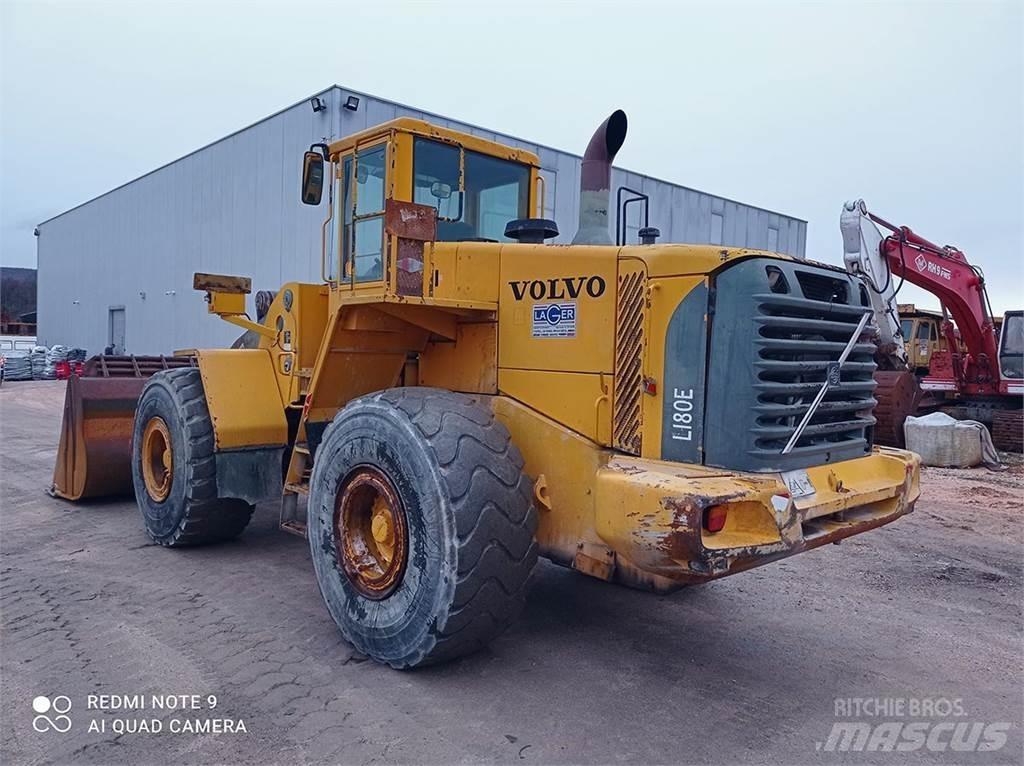 Volvo L180E Kolesové nakladače