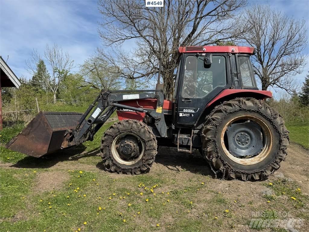CASE 685 XL Traktory
