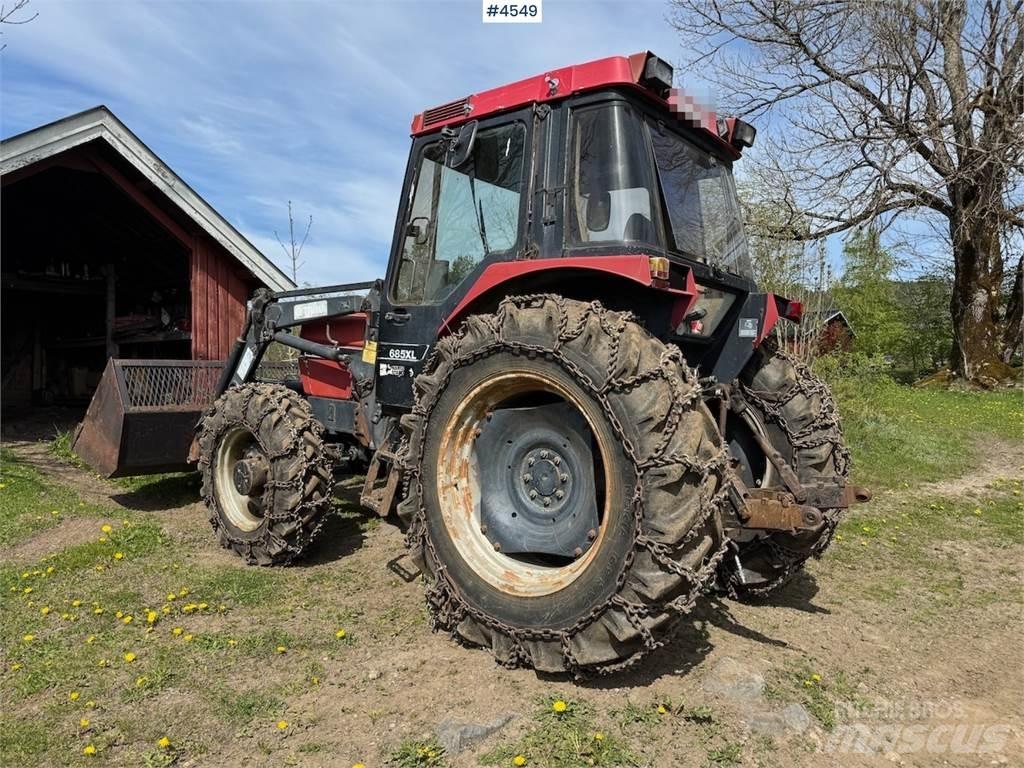 CASE 685 XL Traktory