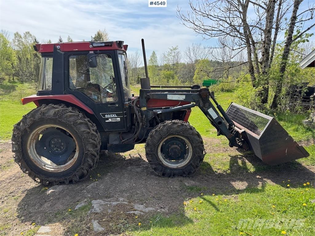 Case IH 685 XL Traktory