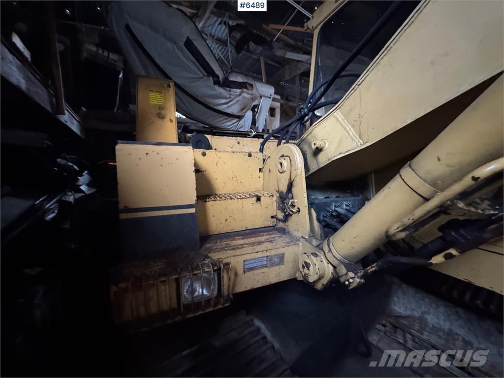 CAT 205 LC Pásové rýpadlá