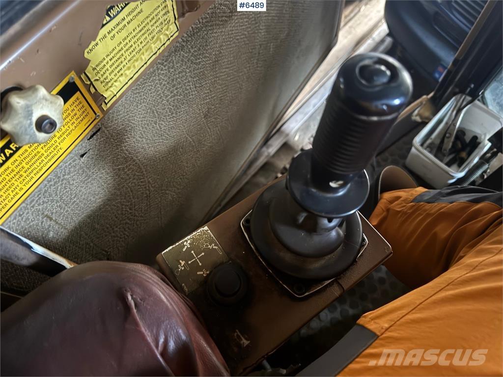 CAT 205 LC Pásové rýpadlá