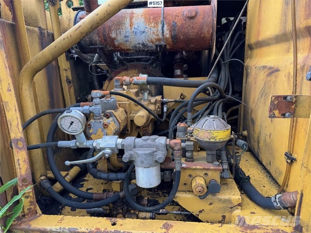 CAT E70B Pásové rýpadlá