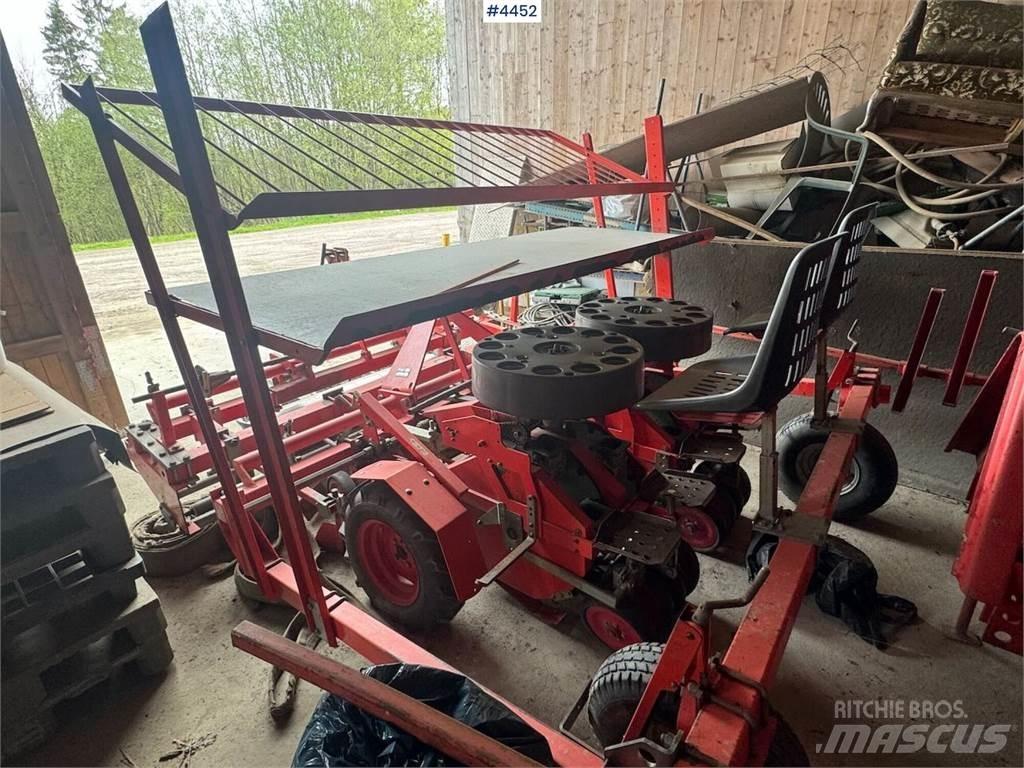Checchi & Magli B24 Mechanické sejačky