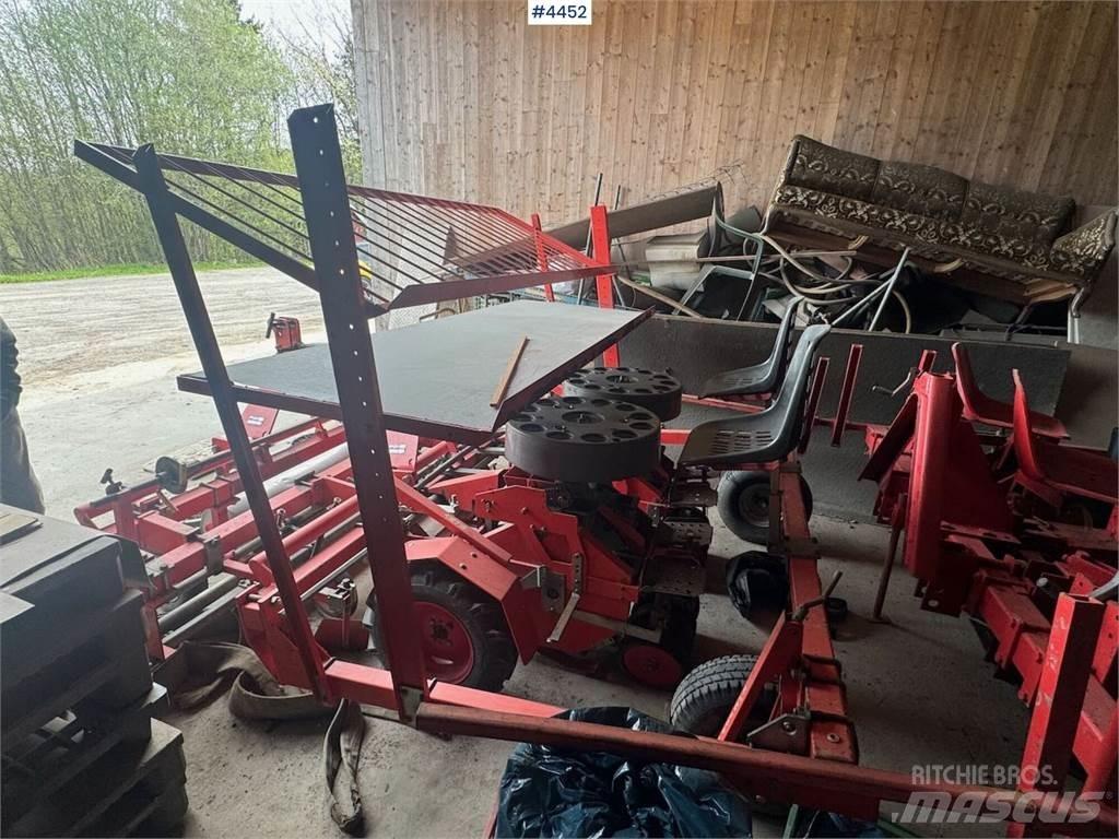 Checchi & Magli B24 Mechanické sejačky