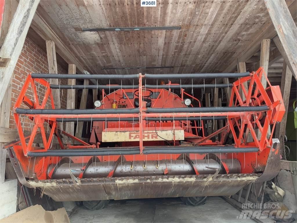 Deutz Fahr M900 Kombinované zberacie stroje