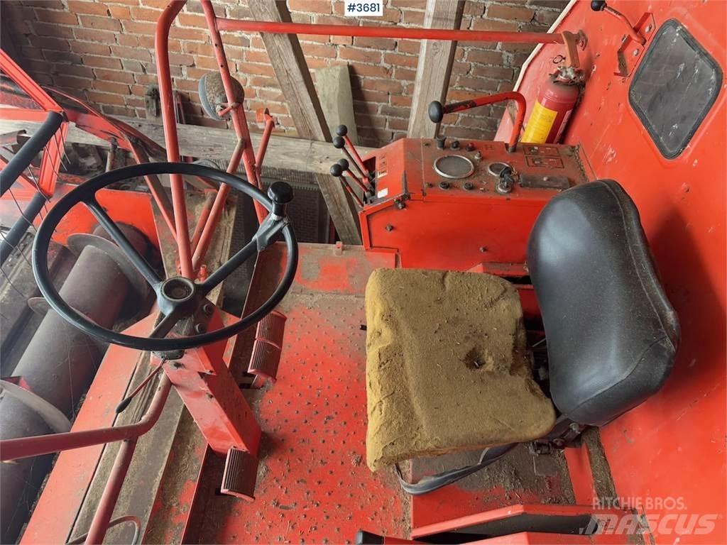 Deutz Fahr M900 Kombinované zberacie stroje