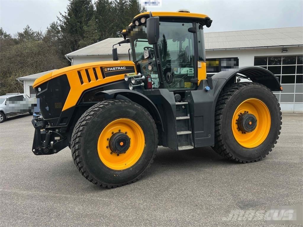 JCB Fastrac 8330 Traktory