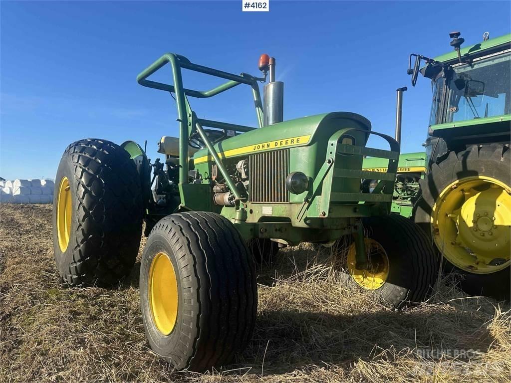 John Deere 1020 Traktory